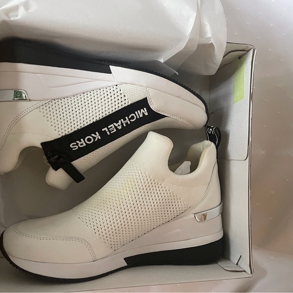 New Michael Kors Willis Stretch Knit Trainer - Picture 5 of 7